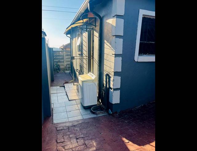 3 BEDROOM HOUSE FOR SALE IN COSMO CITY
